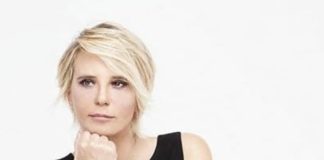 Maria De Filippi passa in Rai come ospite: invitata nella trasmissione "A raccontare comincia tu"