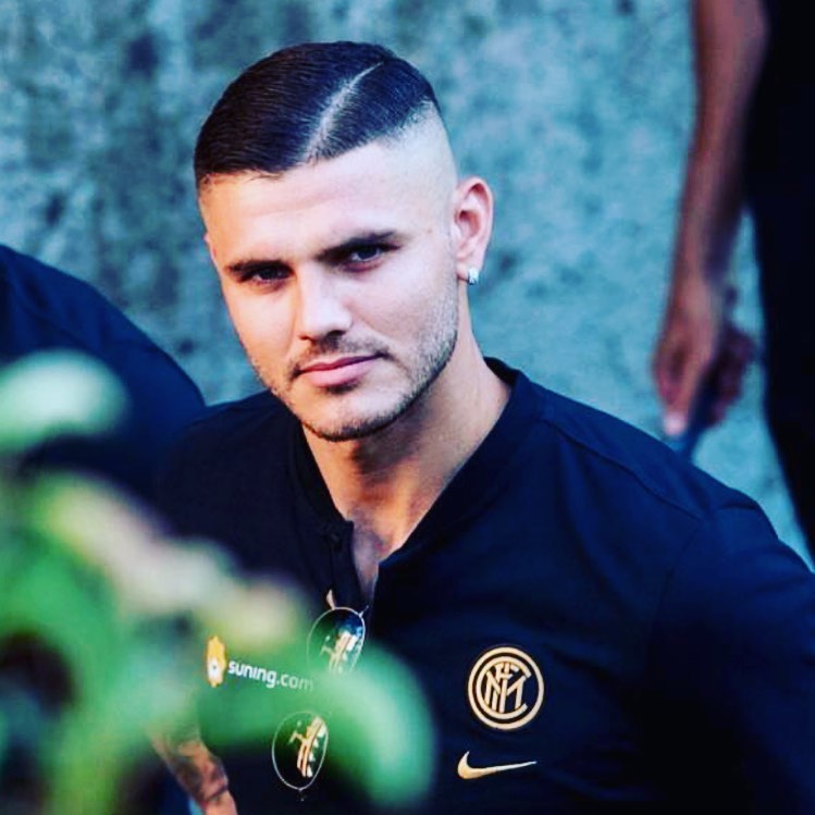 mauro-icardi-biografia-et-altezza-peso-figli-moglie-tatuaggi-e