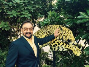 Kabir Bedi biografia: chi è, età, altezza, peso, figli, moglie, Instagram e vita privata