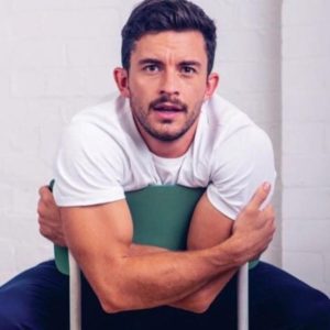 Jonathan Bailey biografia: chi è, età, altezza, peso, compagno, Instagram e vita privata