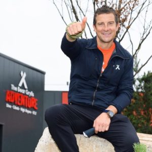 Bear Grylls biografia: chi è, età, altezza, peso, figli, moglie, Instagram e vita privata