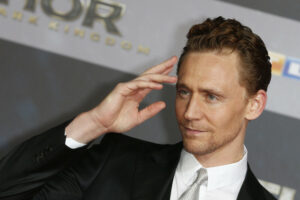 Tom Hiddleston biografia: chi è, età, altezza, peso, figli, moglie, Instagram e vita privata