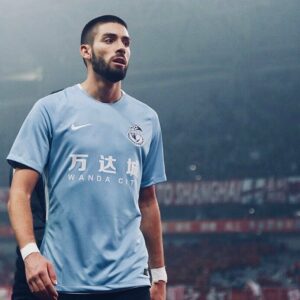 Yannick Carrasco biografia: chi è, età, altezza, peso, tatuaggi, figli, moglie, Instagram e vita privata