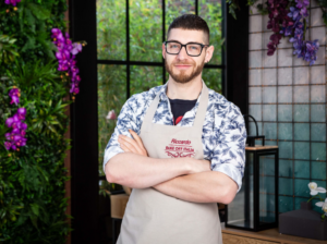 Riccardo (Bake Off Italia 10) biografia: chi è, età, altezza, peso, compagno, Instagram e vita privata