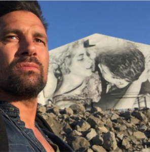 Manu Bennett biografia: chi è, età, altezza, peso, figli, moglie, carriera, Instagram e vita privata