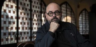 Chi era Carlos Ruiz Zafón: biografia, carriera, libri, opere, morte e lascito