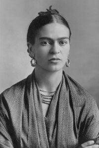 Frida Kahlo chi era: inizi, incidente, espressione artistica, eredità e vita privata