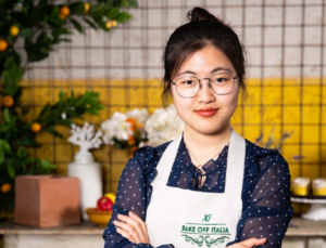 Xi Zhao (Bake Off Italia 11) biografia: chi è, età, altezza, peso, che lavoro fa, fidanzato, Instagram e vita privata