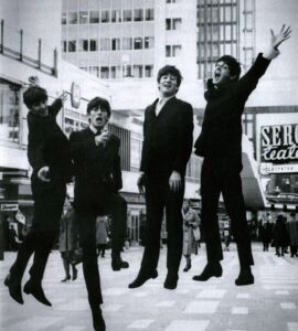 The Beatles chi erano? Componenti, carriera, canzoni, album, successi e quanti dischi hanno venduto