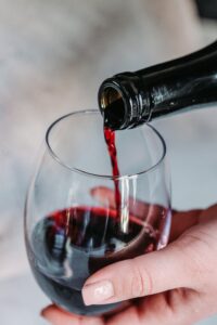 A che temperatura servire il vino? Tipologie di vino, guida, conservazione e consigli utili