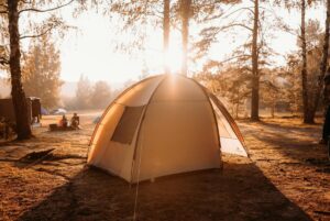 Come Lavare una Tenda da Campeggio: Guida Completa