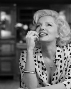 Suzie Kennedy (sosia Marilyn Monroe) chi è? Biografia, età, carriera, figli, marito, Instagram e vita privata