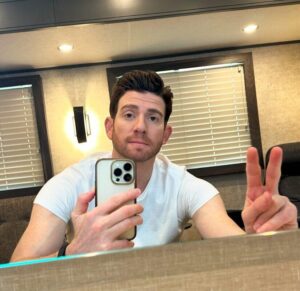 Bryan Greenberg chi è? Biografia, età, altezza, figli, moglie, carriera, Instagram e vita privata